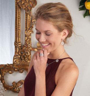 Yellow Gold Sapphire Pendant